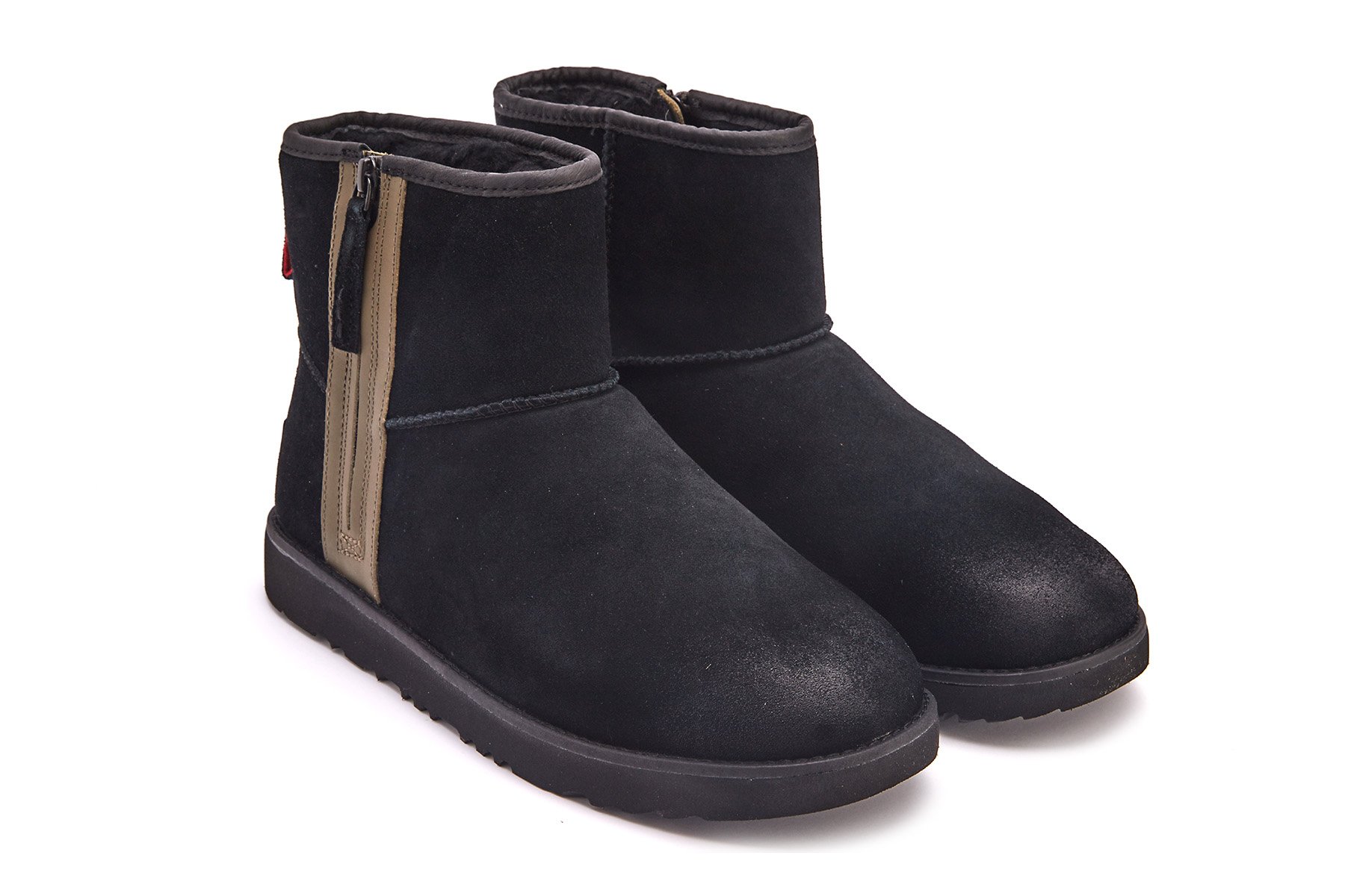 ugg men's classic mini zip waterproof boot